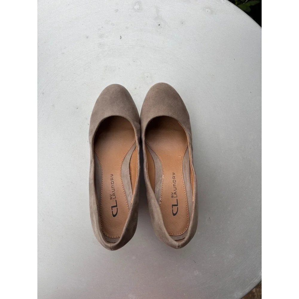 CL by Laundry Womens‎ Taupe Faux Suede Wedge Pumps Almond Toe Size 6M Business